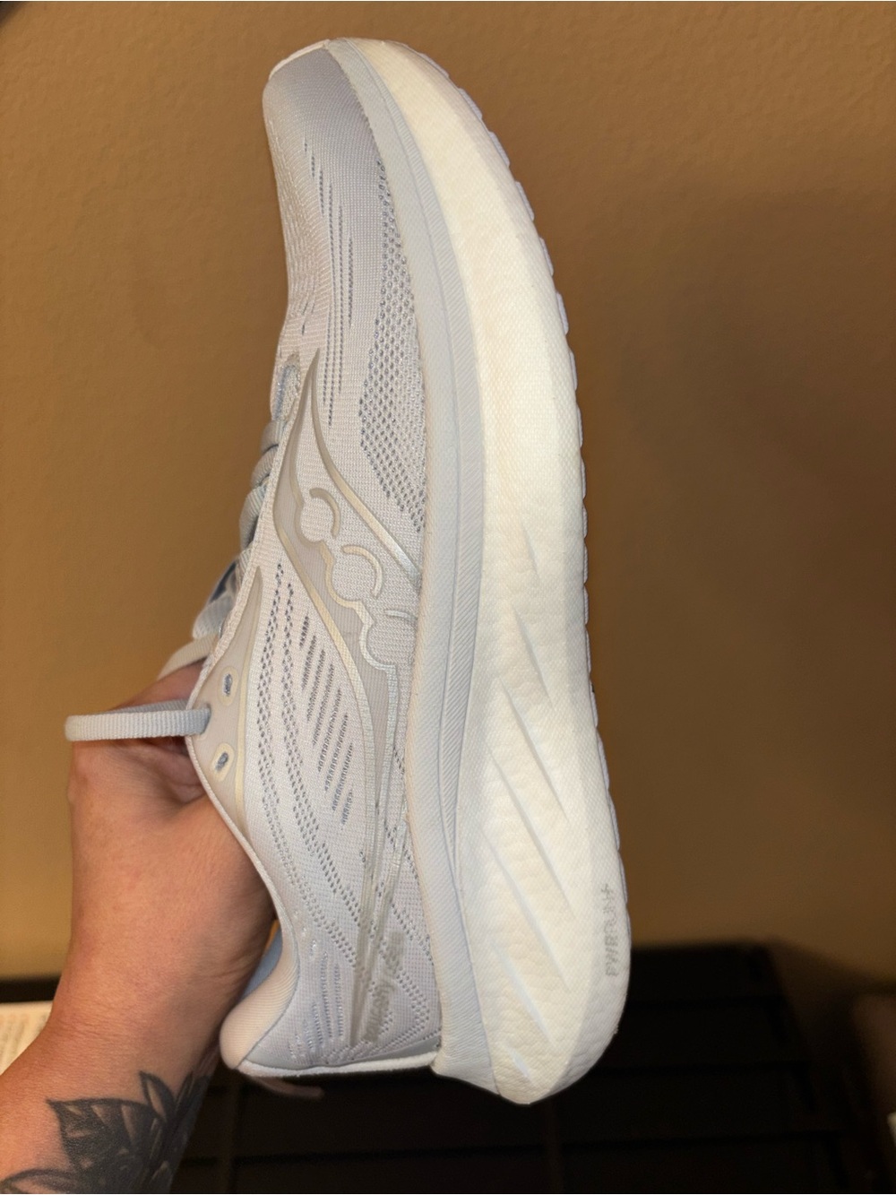 Saucony Women's Ride 18 Cloud Size 8 NEW
